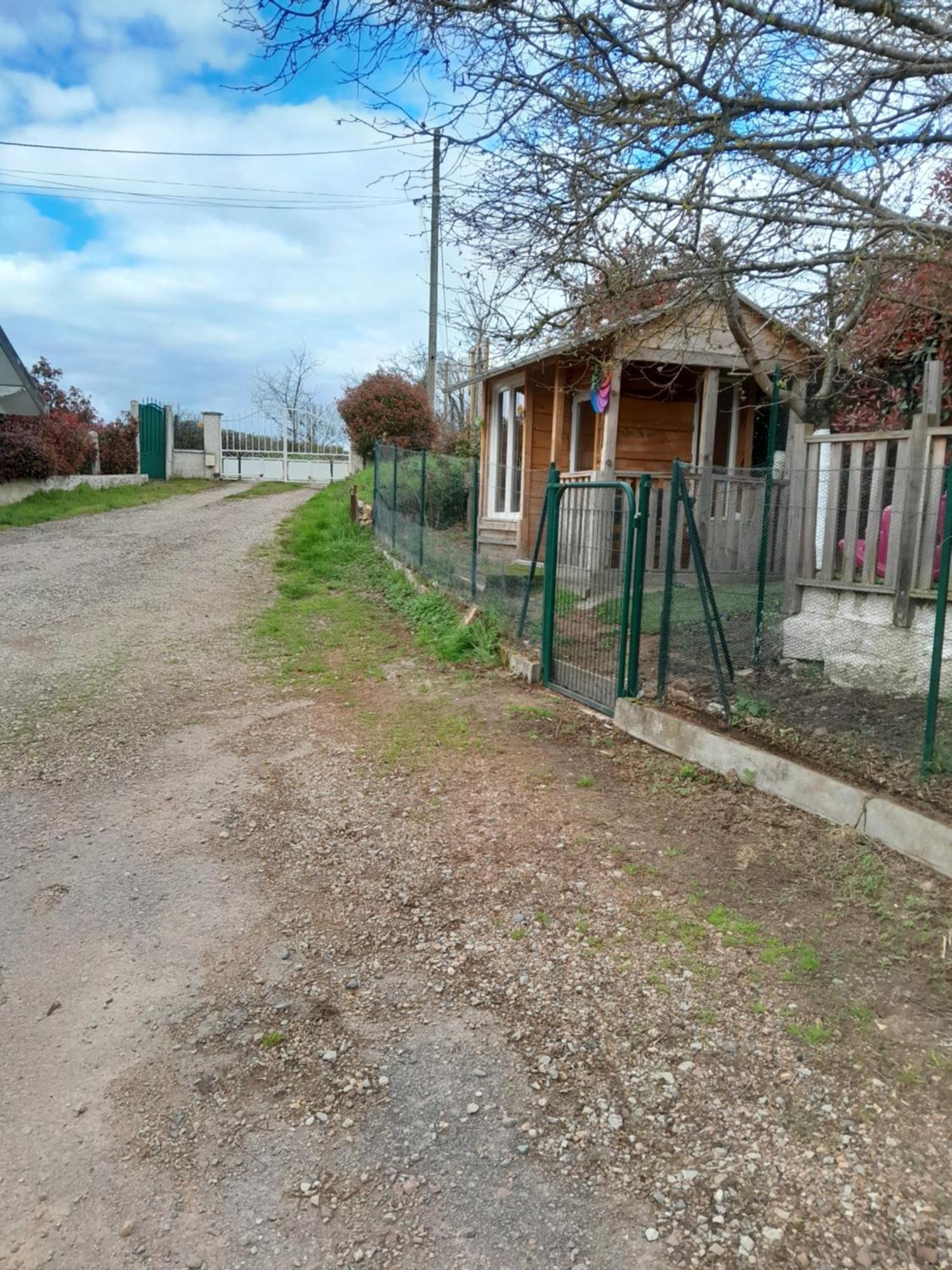 Chambres D Hotes Au P'Tit Bonheur Campagnard Jarnosse Esterno foto