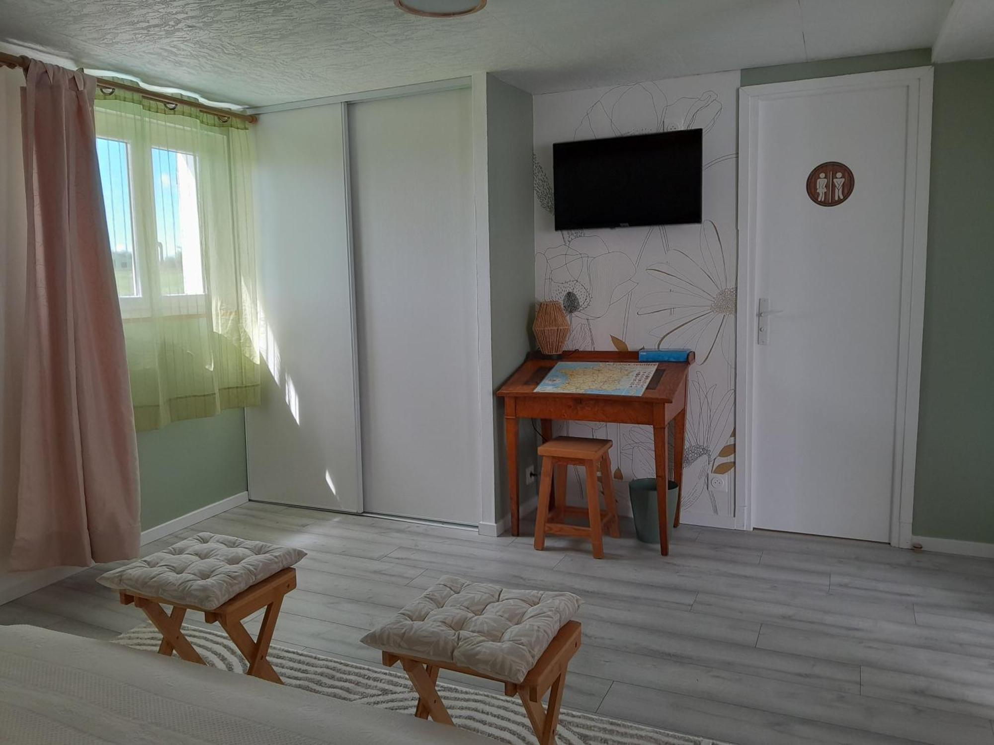 Chambres D Hotes Au P'Tit Bonheur Campagnard Jarnosse Camera foto
